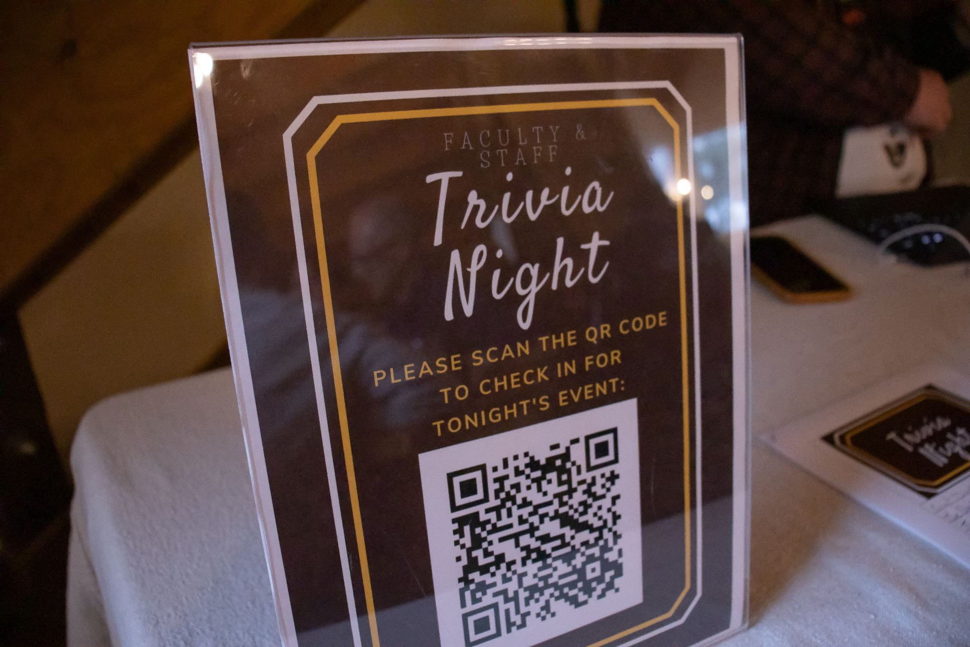 trivia night table sign
